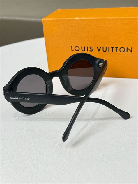 louis vuitton raised eyebrow glasses|LV Super Vision Round Sunglasses .